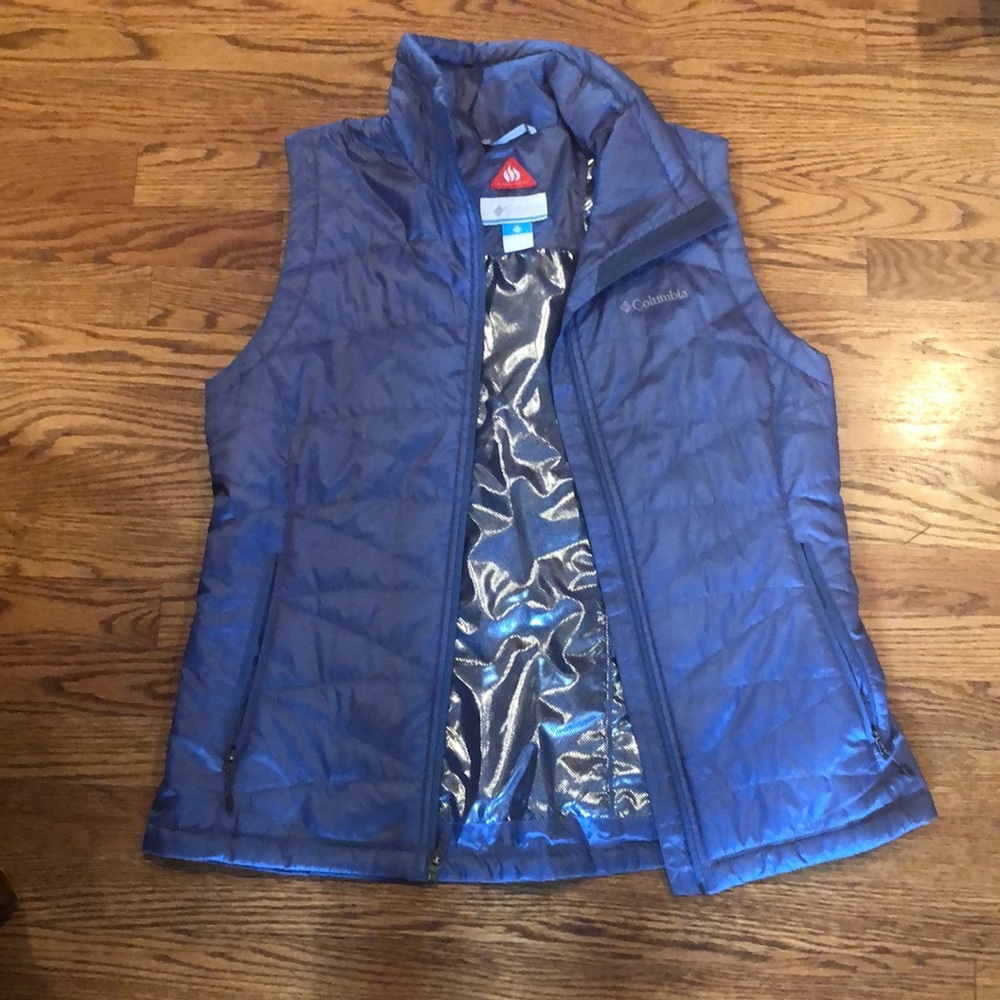 Large lavender Columbia omni heat/insulated vest